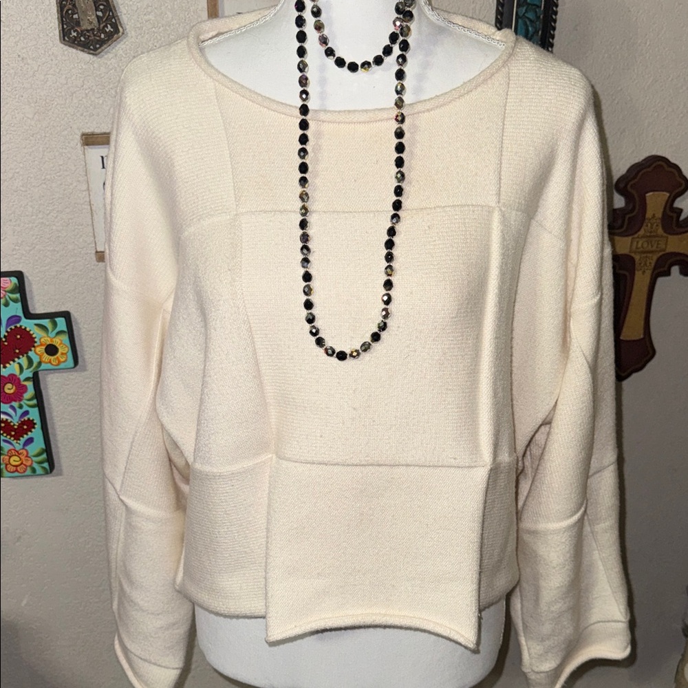 Zara Cream Women's Crew Neck Sweater